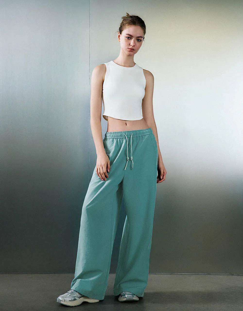 Cropped Crew Neck Knitted Tank Top
